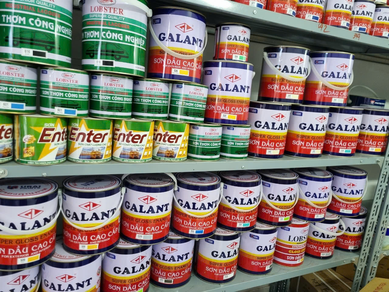 Cách Chọn Sơn Dầu Galant Cho Kim Loại Phù Hợp